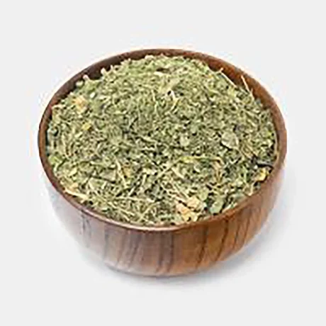 گشنیزخشک شده ریخته شد در ظرف